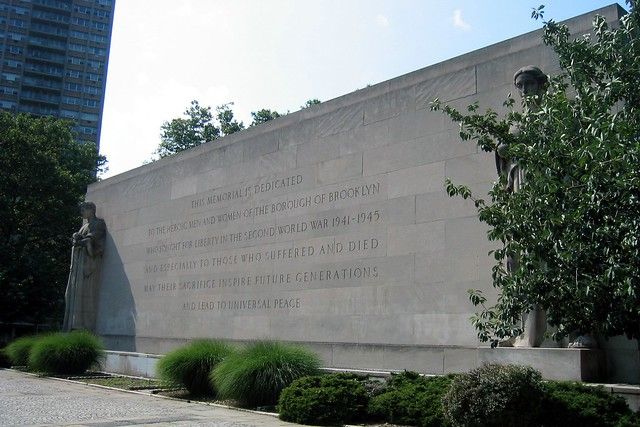 Brooklyn - Downtown: Cadman Plaza Park - Brooklyn War Memorial