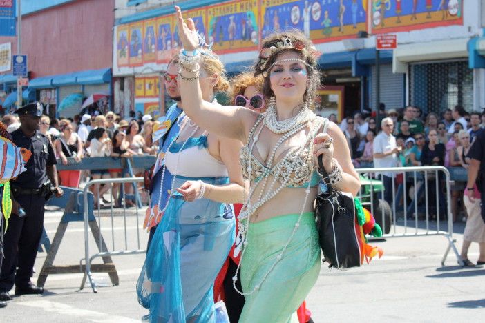 Mermaid Parade (Photo via bettytsang via Flickr)