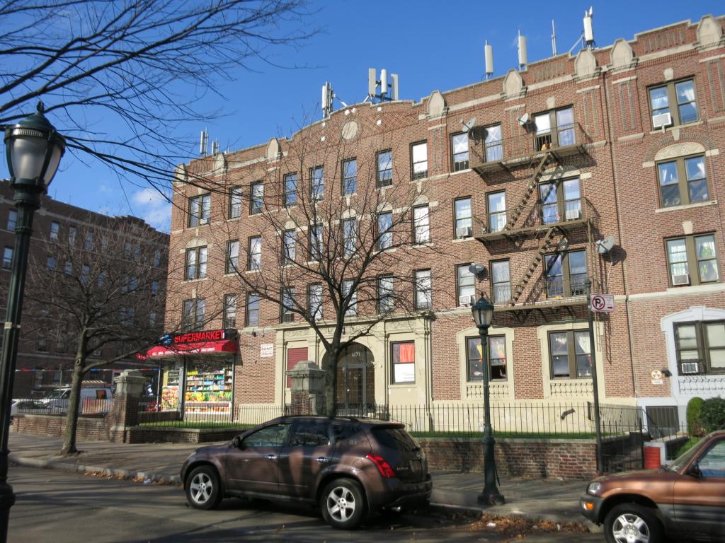 One Dead, Three Injured in Crown Heights Apartment Fire
