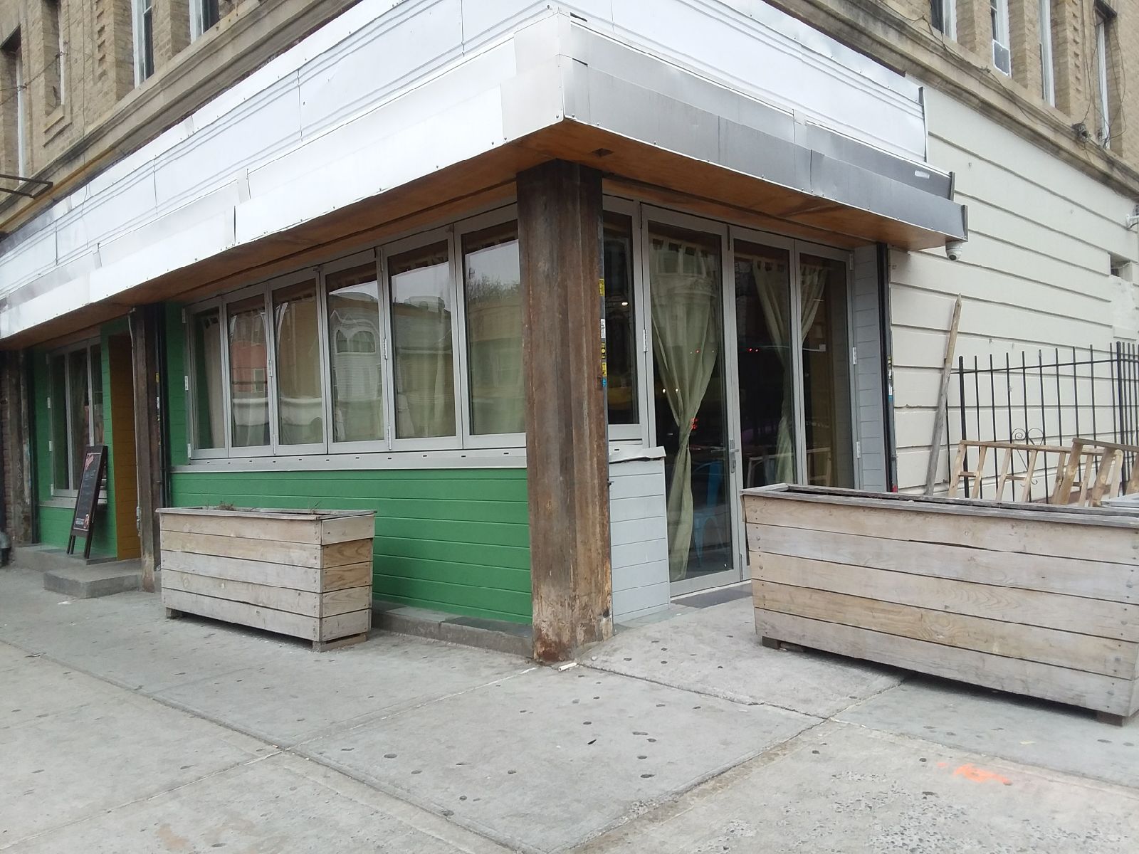 OBK Oyo's Bar and Grill (formerly Summerhill) at 637 Nostrand Avenue. (Photo credit: Roger Myers)