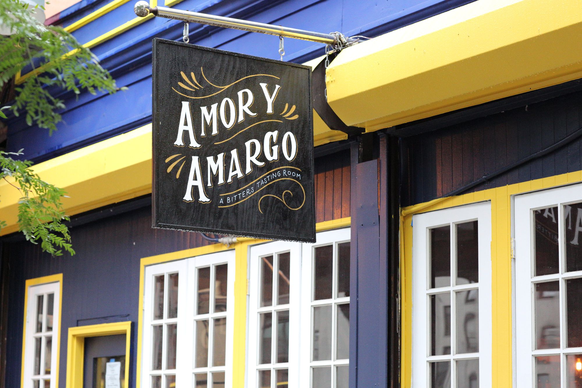 Amor y Amargo Opens in Williamsburg