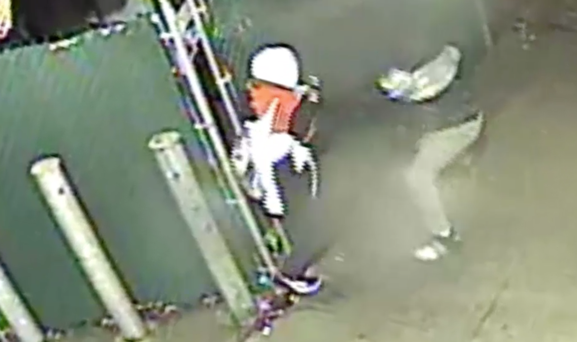 VIDEO: Man Snatches 12-Year-Old’s iPhone in Sheepshead Bay