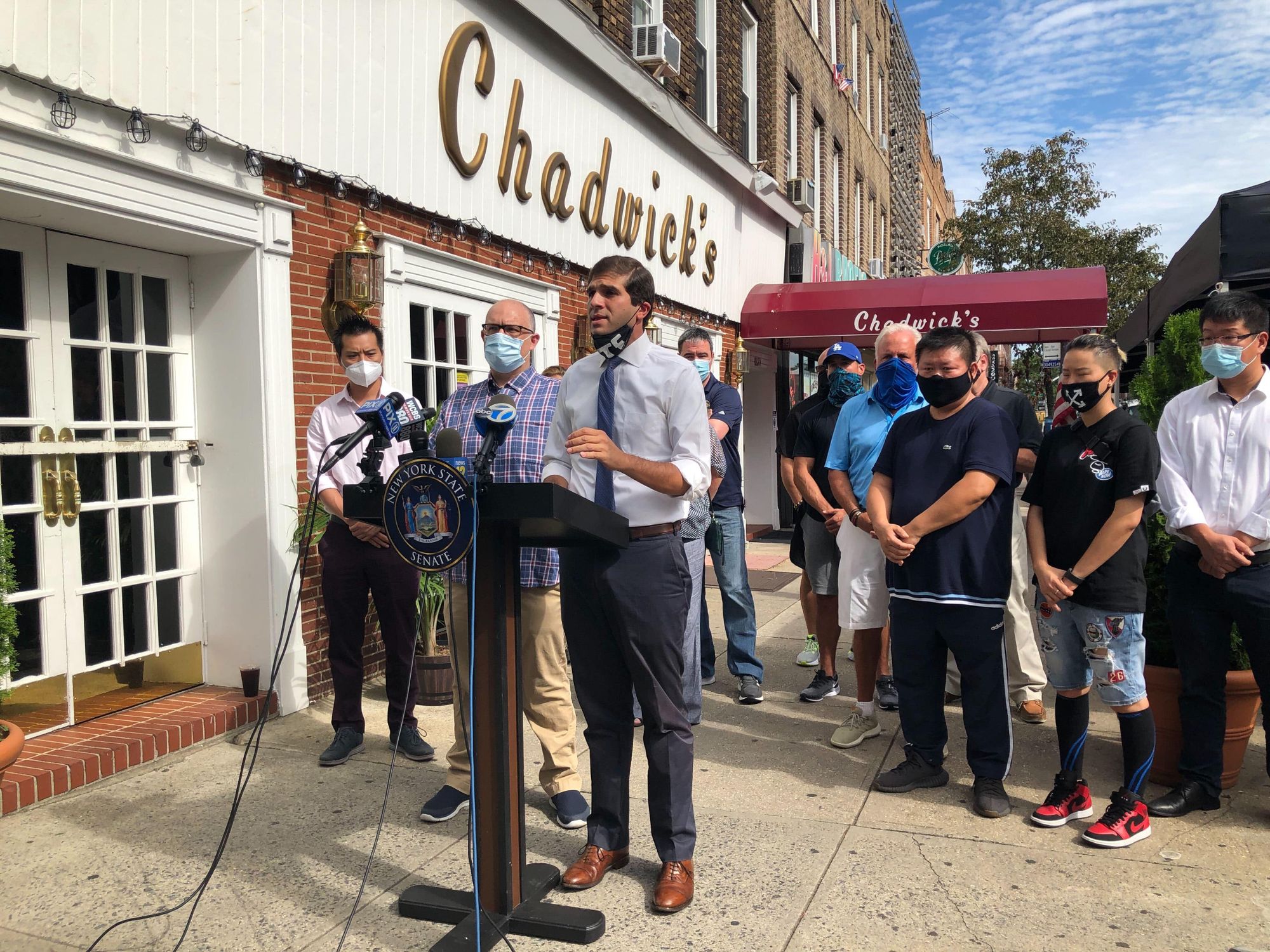 Southern Brooklyn Lawmakers Urge To Reopen Indoor Dining Now