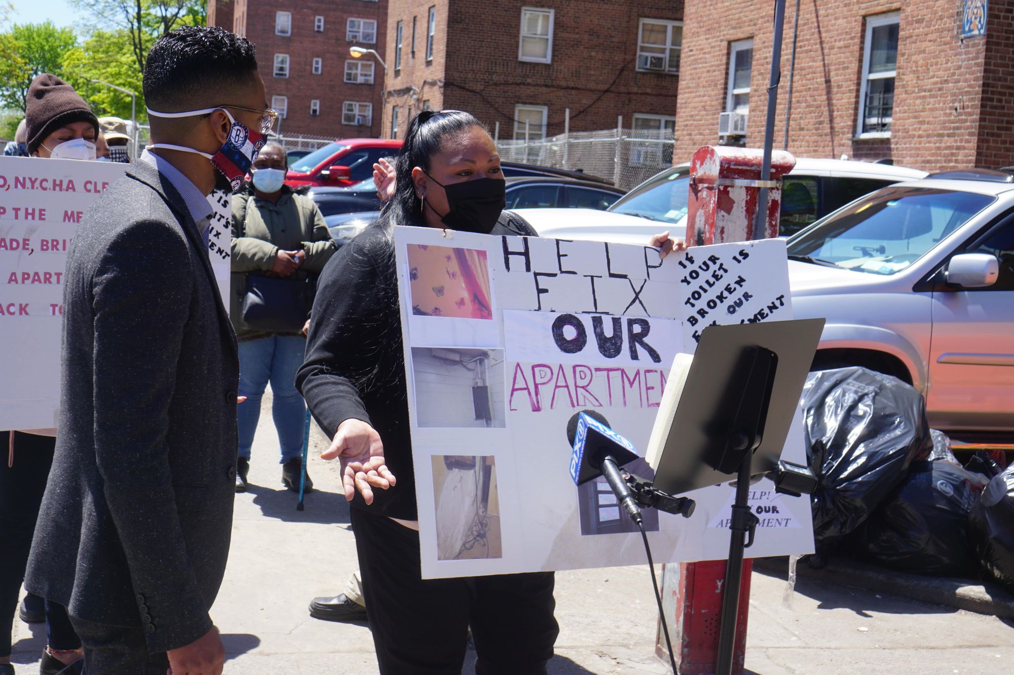 As Red Hook Houses Without Gas Again, Residents and Elected Officials Push for Repairs and Rent Reduction
