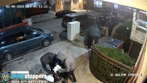 VIDEO: Group of 5 Stab and Rob Delivery Man in Williamsburg