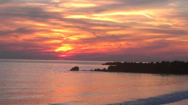 Morning Mug: “Life Is A Series Of Waves To Be Embraced And Overcome.” — Danny Meyer