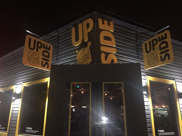 Upside Craft Burgers Draws An Eclectic Kosher Crowd