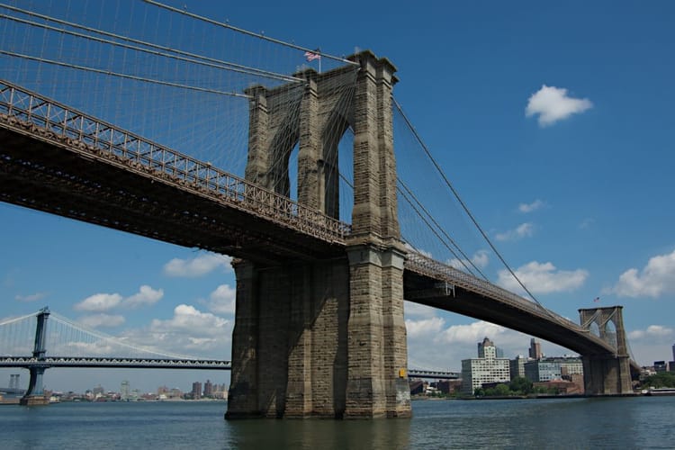 Dead Body Found in Water Near Brooklyn Bridge