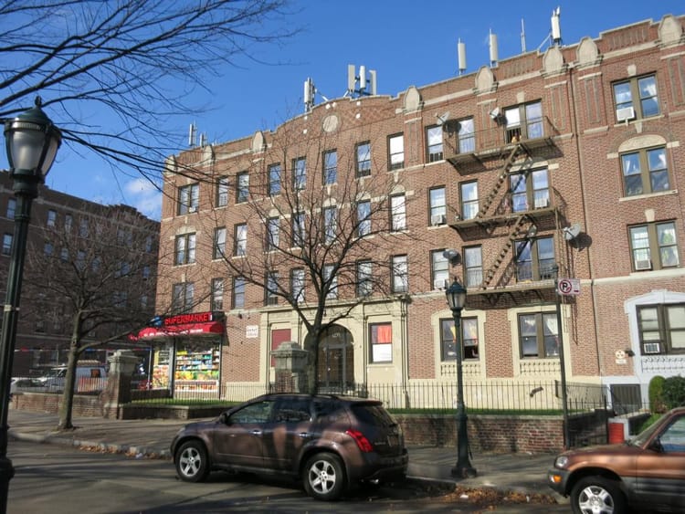 One Dead, Three Injured in Crown Heights Apartment Fire