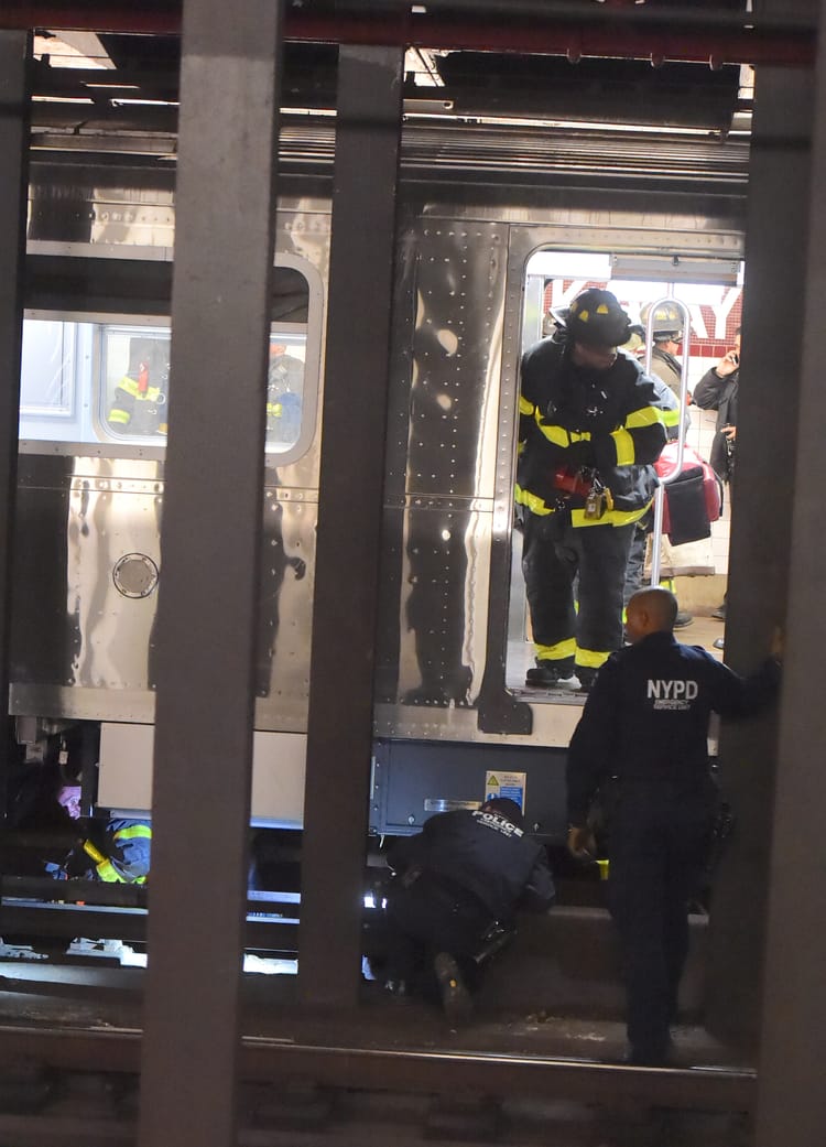 Subway Horror After Man Jumps To Death In Front Of C Train