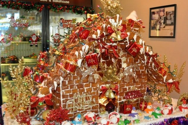 Photo of the Day: Giant Gingerbread