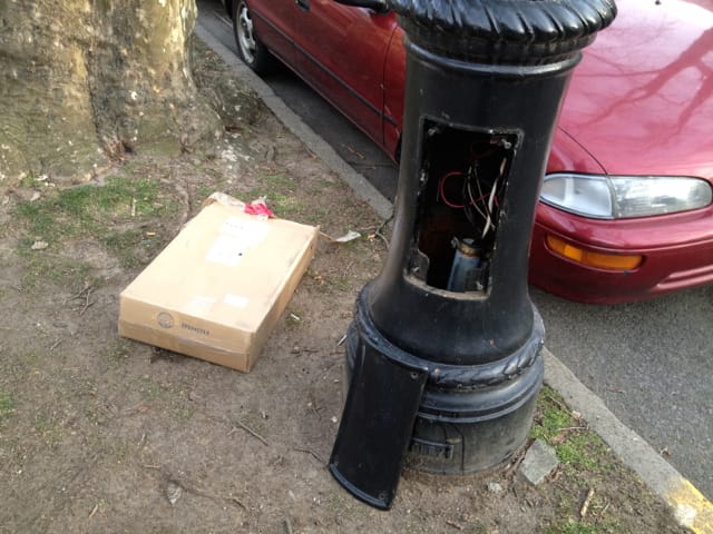 Open Lamppost on Westminster