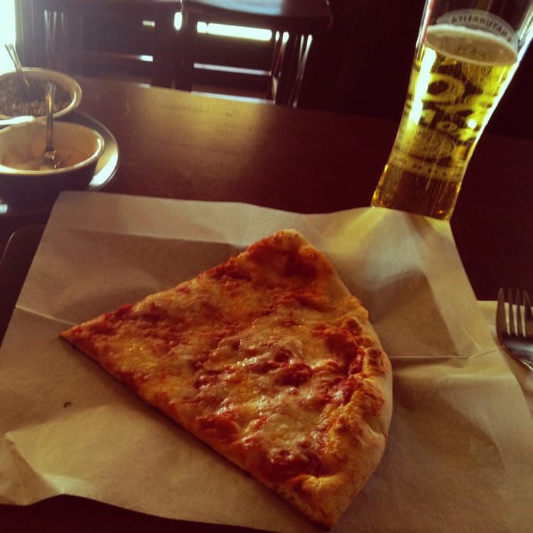 Cheap Park Slope Eats: $5 Slice & Beer At Piccola Uva