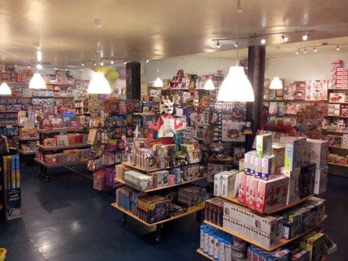 Lark Hosts A Pop-Up Toy Store This Weekend With PLG’s Play Kids