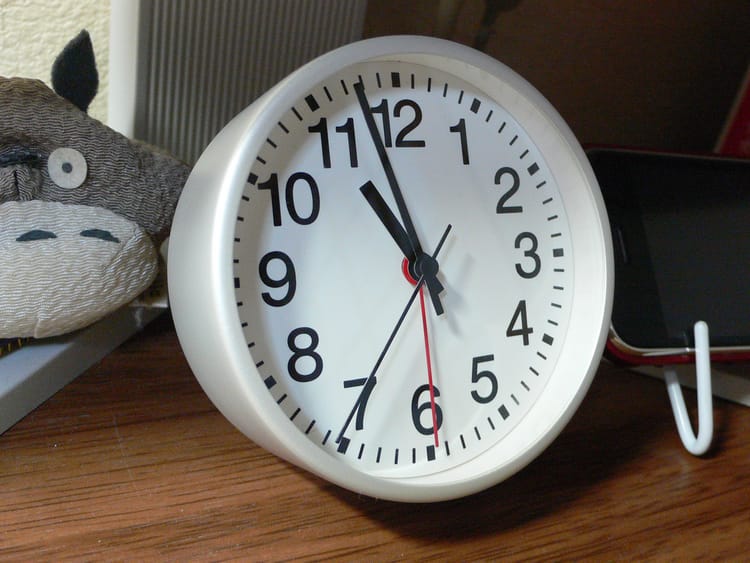 Change Your Clocks & Smoke Alarm Batteries This Weekend