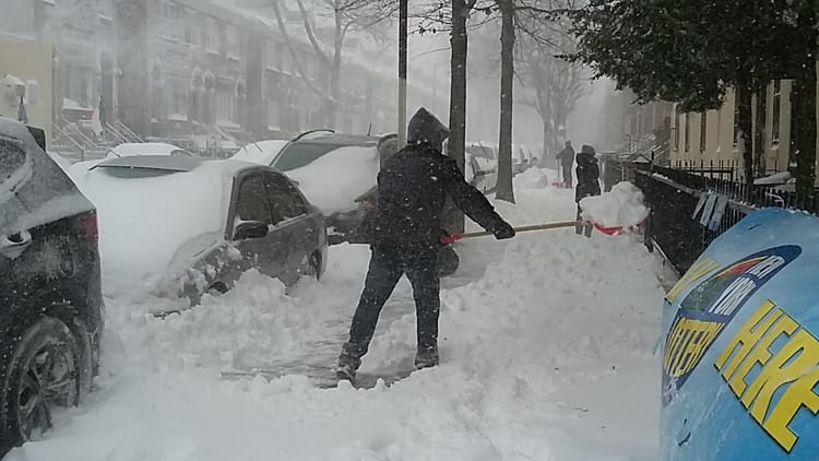 Job Alert: Snow Shovelers Wanted By DSNY – $13.50/Hour