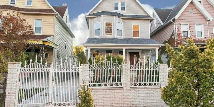 Live In A Victorian Charmer Without Sacrificing Modern Convenience (Sponsored)