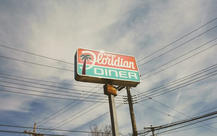 Floridian Diner: Chrome, Mirrors, Happiness