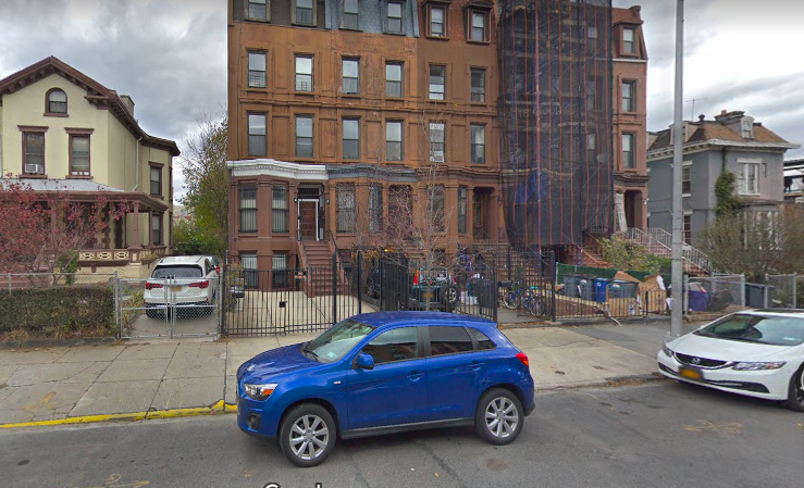 Man Fatally Stabbed in Clinton Hill