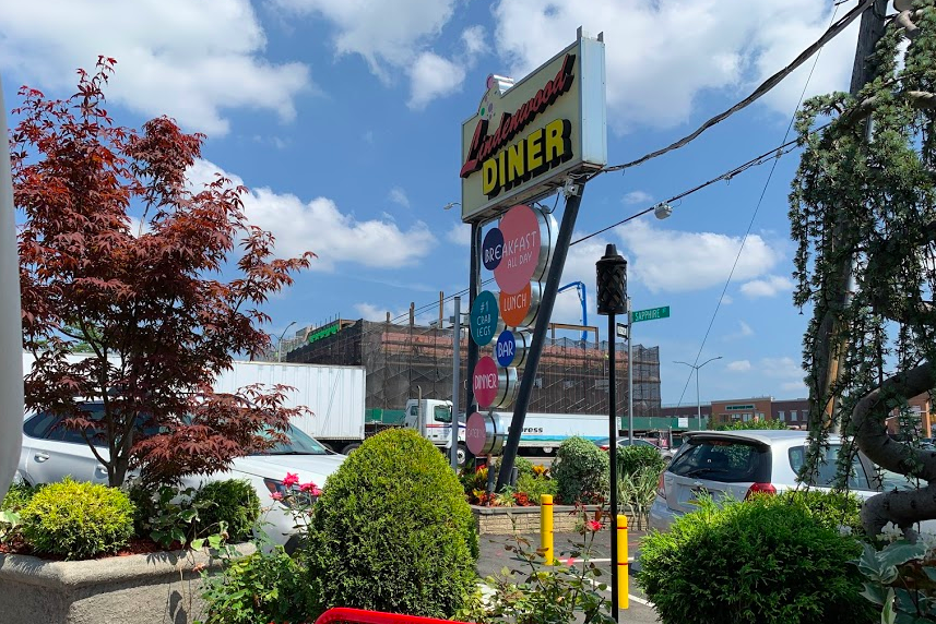 Lindenwood Diner: History and Crab Legs on Linden Boulevard