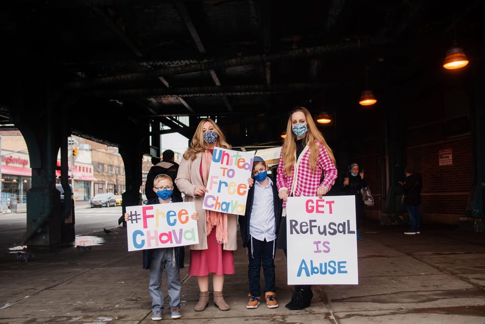 Orthodox Women Rally to Break the Chains of Unwanted Marriage, Using Social Media As a Bolt Cutter