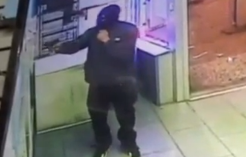 Police Seek Armed Myrtle Avenue Robber