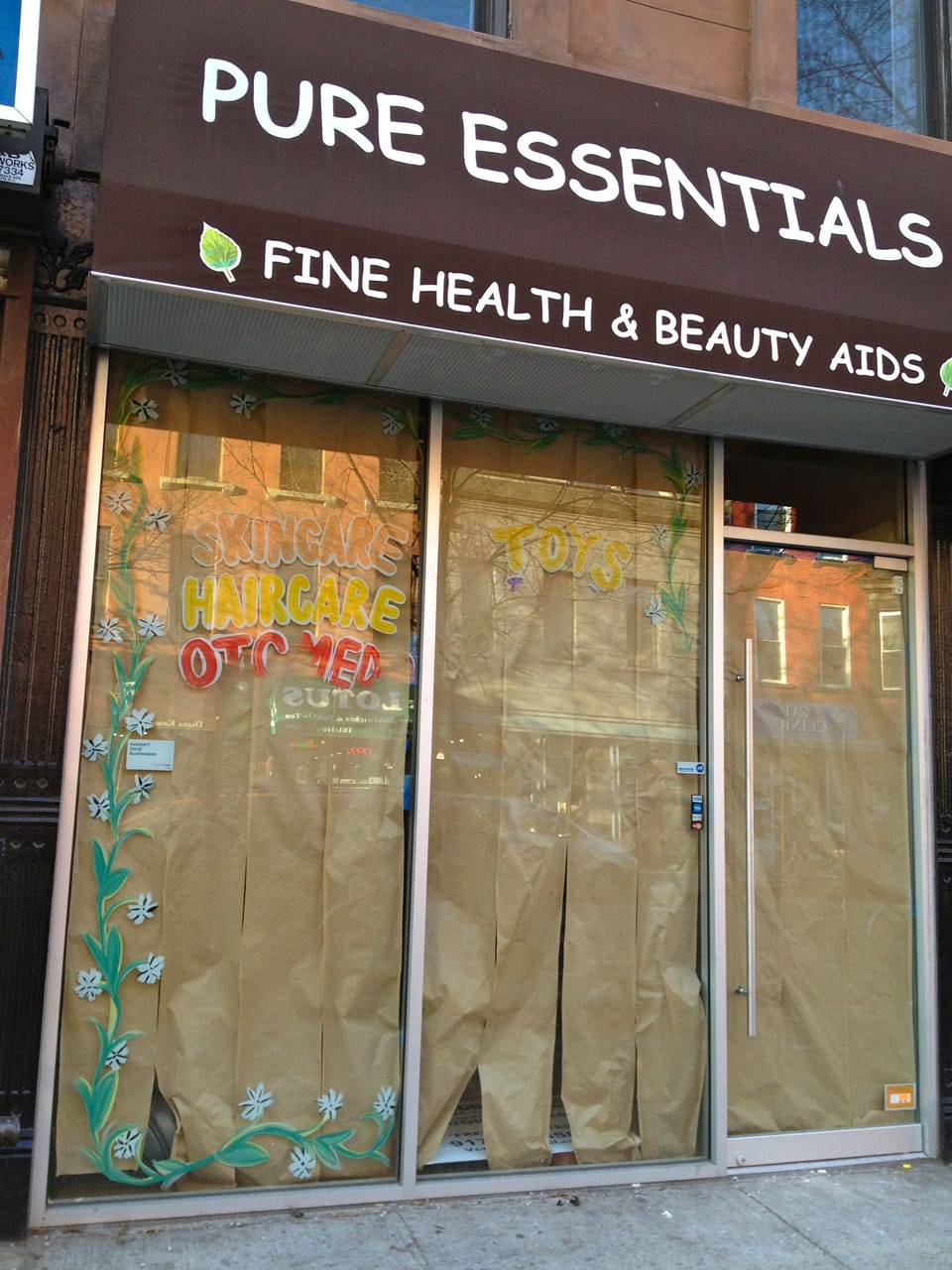 Now Closed: Pure Essentials On 5th Avenue