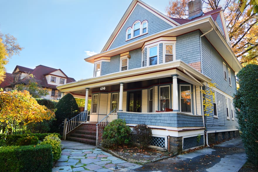 Open House – Midwood Park 7-Bedroom Victorian Plus Single-Family Lot (Sponsored)