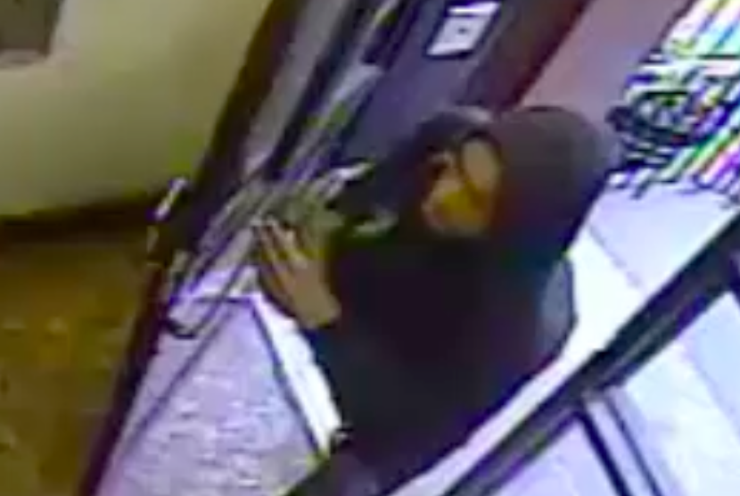 Surveillance Photos Show Alleged Burglar Enter St. James Place Building (Video)