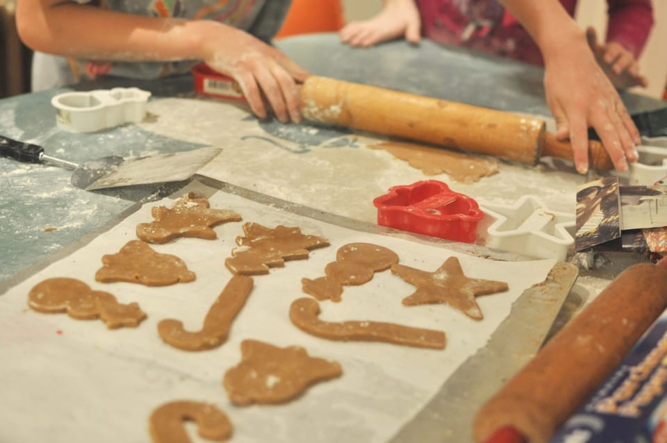 Neighbors Bake Cookies To Help Homeless Kids Have A Sweet Holiday