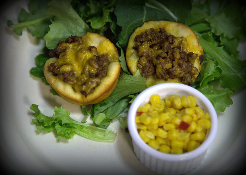 Easy Weekday Meals: Cheeseburger Cups [VIDEO]