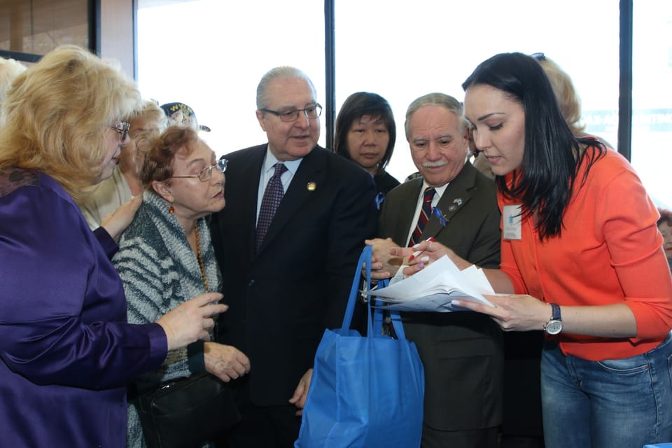 Be Proud Hands Out 500 Food Packages For Passover