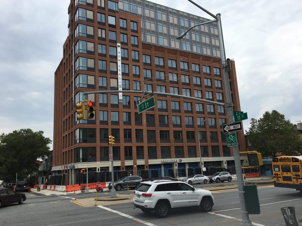 Starbucks Spotted On 4th Avenue In Gowanus