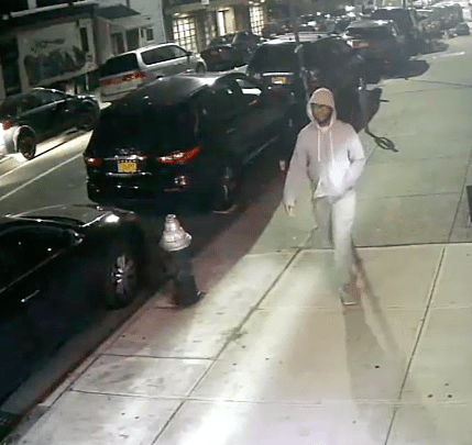 Thief Smashes Car Windows, Steals Audio Equipment in Williamsburg