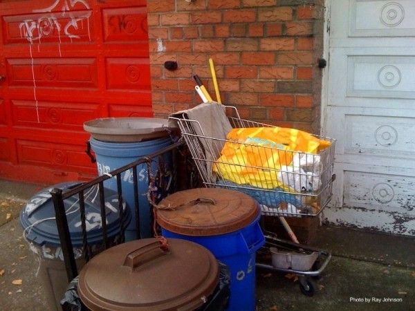 shopping cart garbage cans e 16 st nov 2009