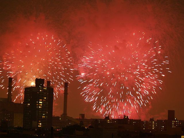 Bill de Blasio Wants to Help You See the Fireworks