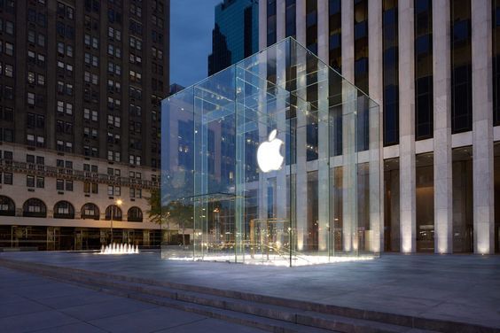 Speculating About a Brooklyn Apple Store