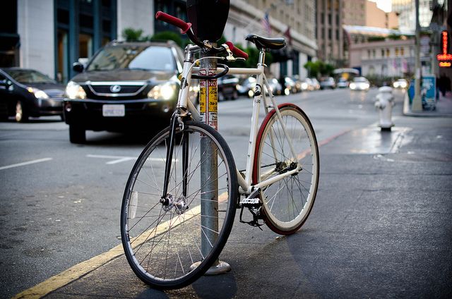 Should Biking & Texting Be Illegal? Some Bike Advocates Say “No” To Treyger Proposal