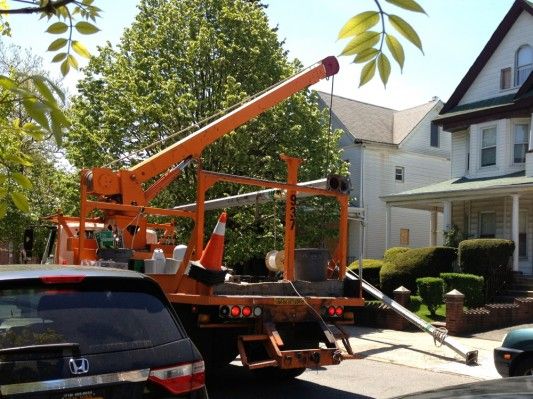 Replacement Streetlight on E 2nd