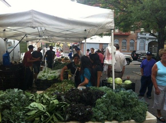 Photo courtesy of Ana Paula Paglione/ @parttimefarm of GrowNYC - See more at: /slow-food-nyc-awards-the-bensonhurst-greenmarket-with-the-snail-of-approval/#sthash.jKwJV8GQ.dpuf