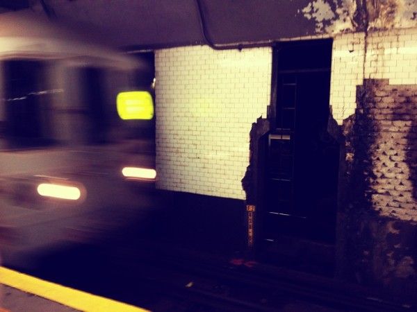 R Train at 25th Street