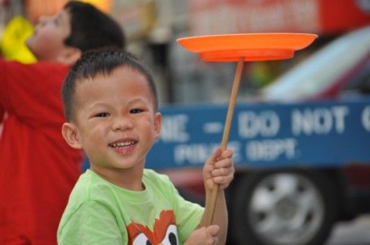 2nd Summer Stroll Plate Spinning Boy