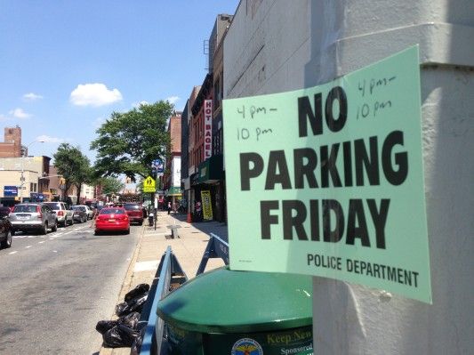 Summer Strolls No Parking Sign