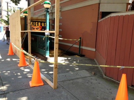 Stairs closed at 8th Ave F/G station