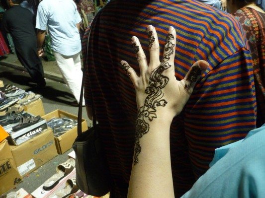 Chand Raat 2013: Mehndi Drying