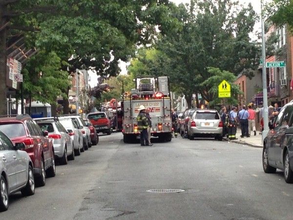 wall collapse closes 16th St