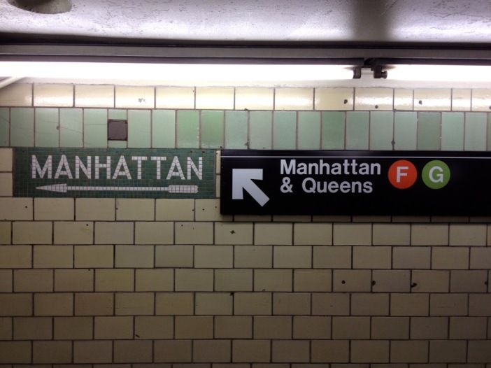 Manhattan sign, F/G trains, 4th/9th St Subway Station