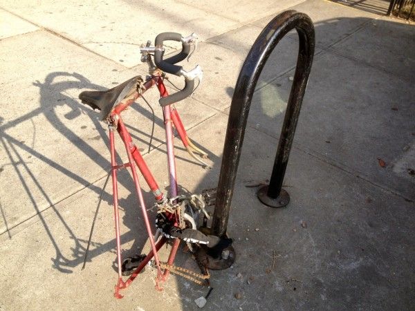 Abandoned bike on Union