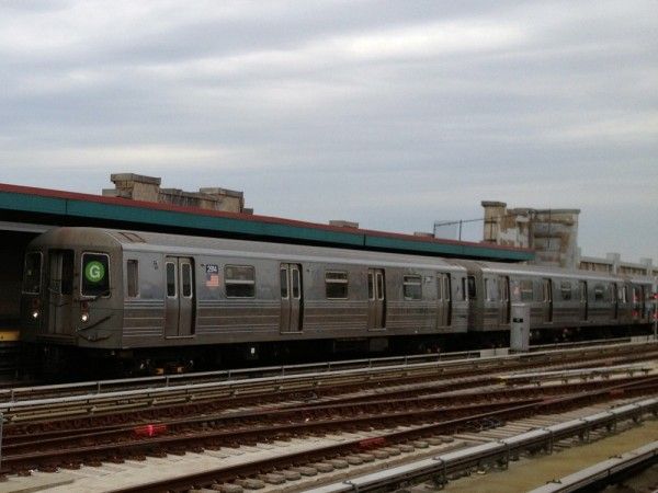 G train at 4th/9th subway station