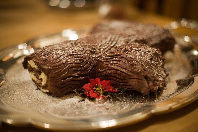 yule log cake buche de noel by nerdcoregirl